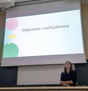 Zoofizjoterapia - pokaz psiego fitnessu (fot. Ola Marzec)